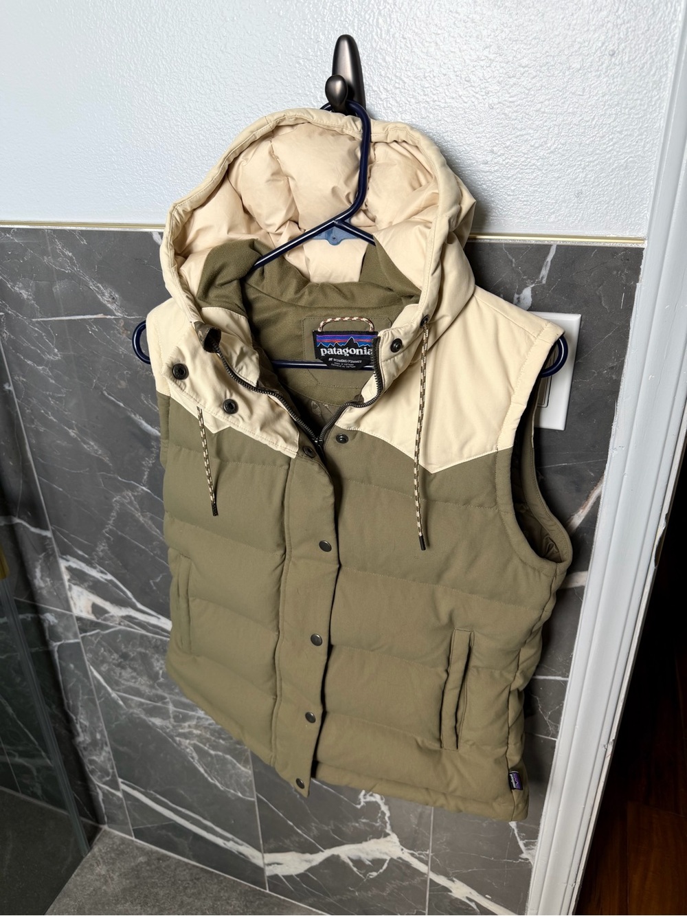 Patagonia hooded bivy down vest - Picture 5 of 9